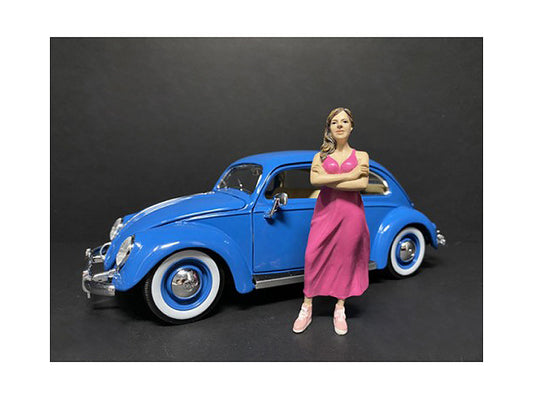 "partygoers" figurine ii for 1/24 scale models