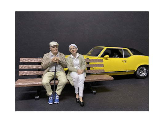 sitting old couple 2 piece figurine set for 1/18 scale models