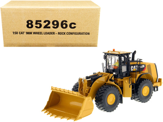 cat caterpillar 980k wheel loader rock configuration with operator "core classics series" 1/50 diecast model