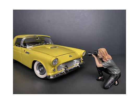 "weekend car show" figurine iii for 1/18 scale models