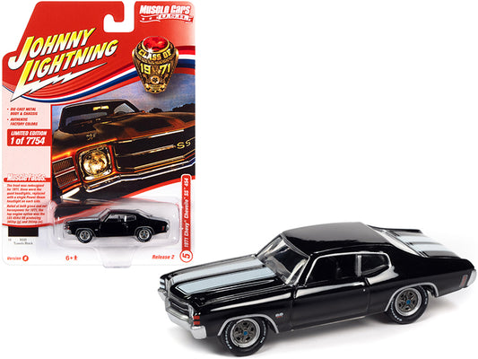1971 chevrolet chevelle ss 454 tuxedo black with white stripes "class of 1971" limited edition to 7754 pieces worldwide "muscle cars usa" series 1/64 diecast model car